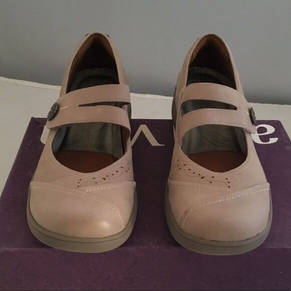 Aravon REVshow Mary Jane in Taupe (A14) - Picture 3 of 7